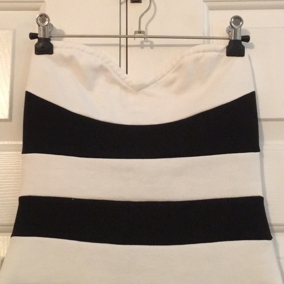 🖤Black/White Dress🖤 - Picture 2 of 6